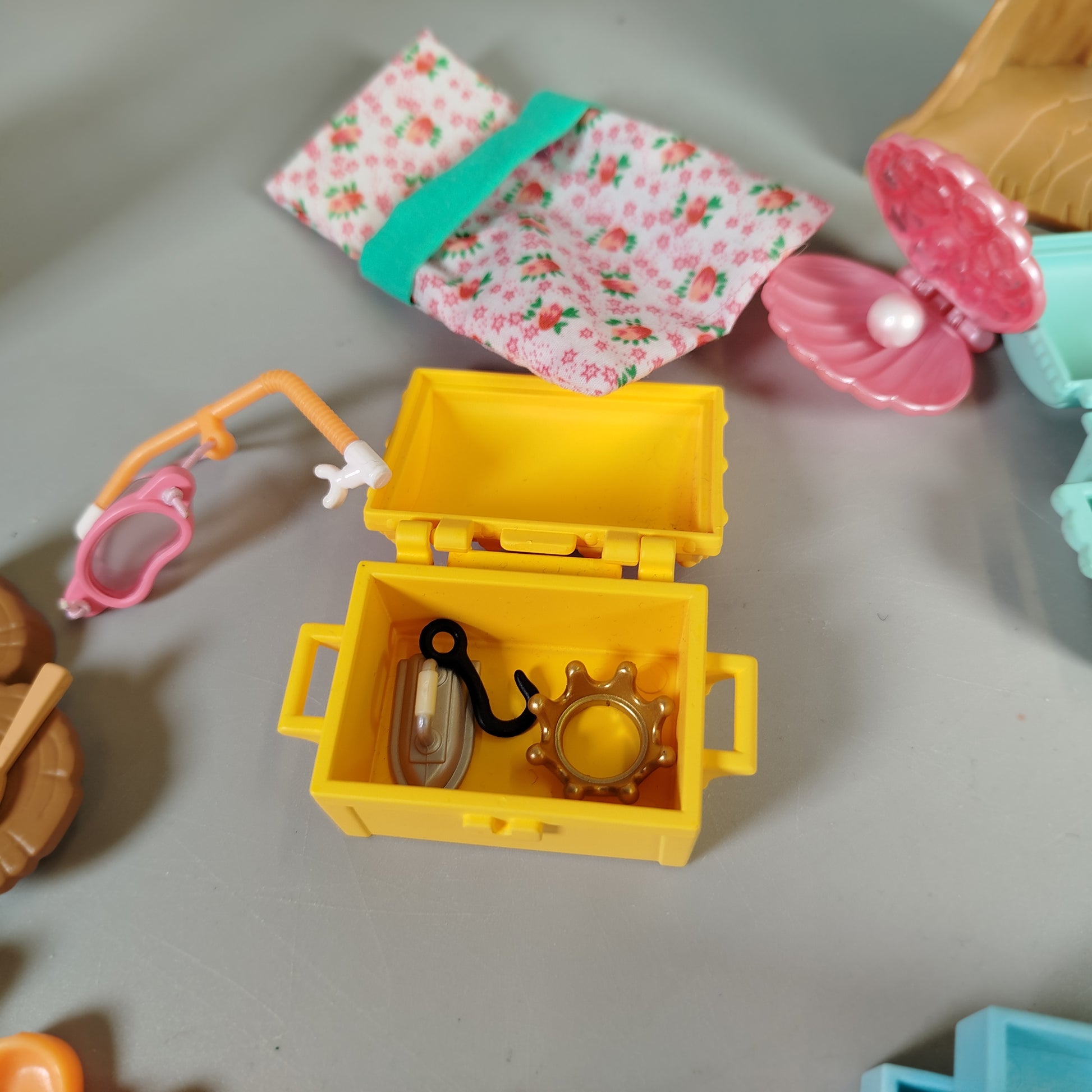 Sylvanian Families Set – Piratenschiff, Baumhaus & Zubehör