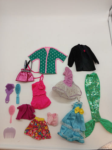Puppen Set von 7 – Barbie- & Kinderpuppen mit Kleidung 