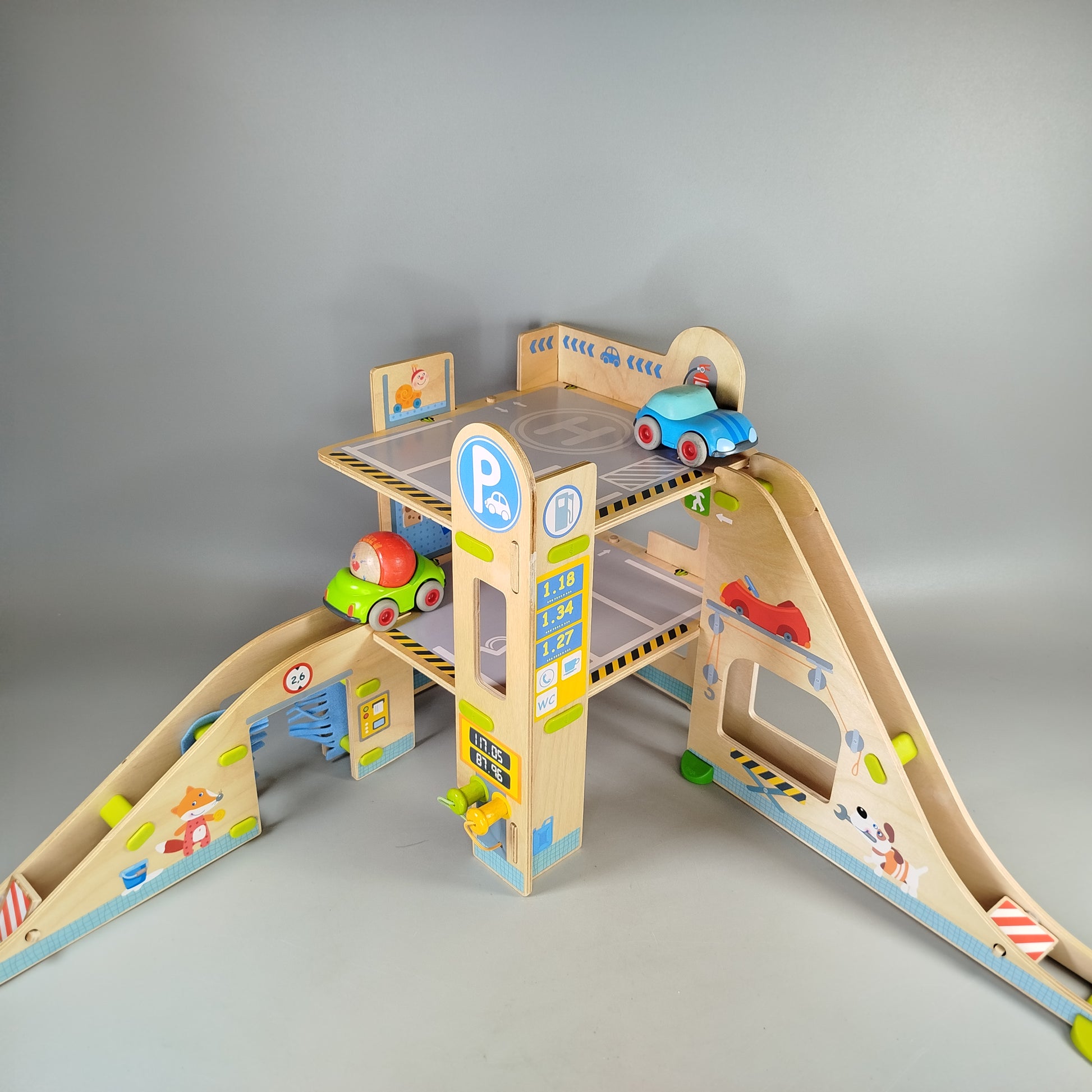 Haba Holzspielzeug Parkgarage Set, mit 2 Autos, wie neu