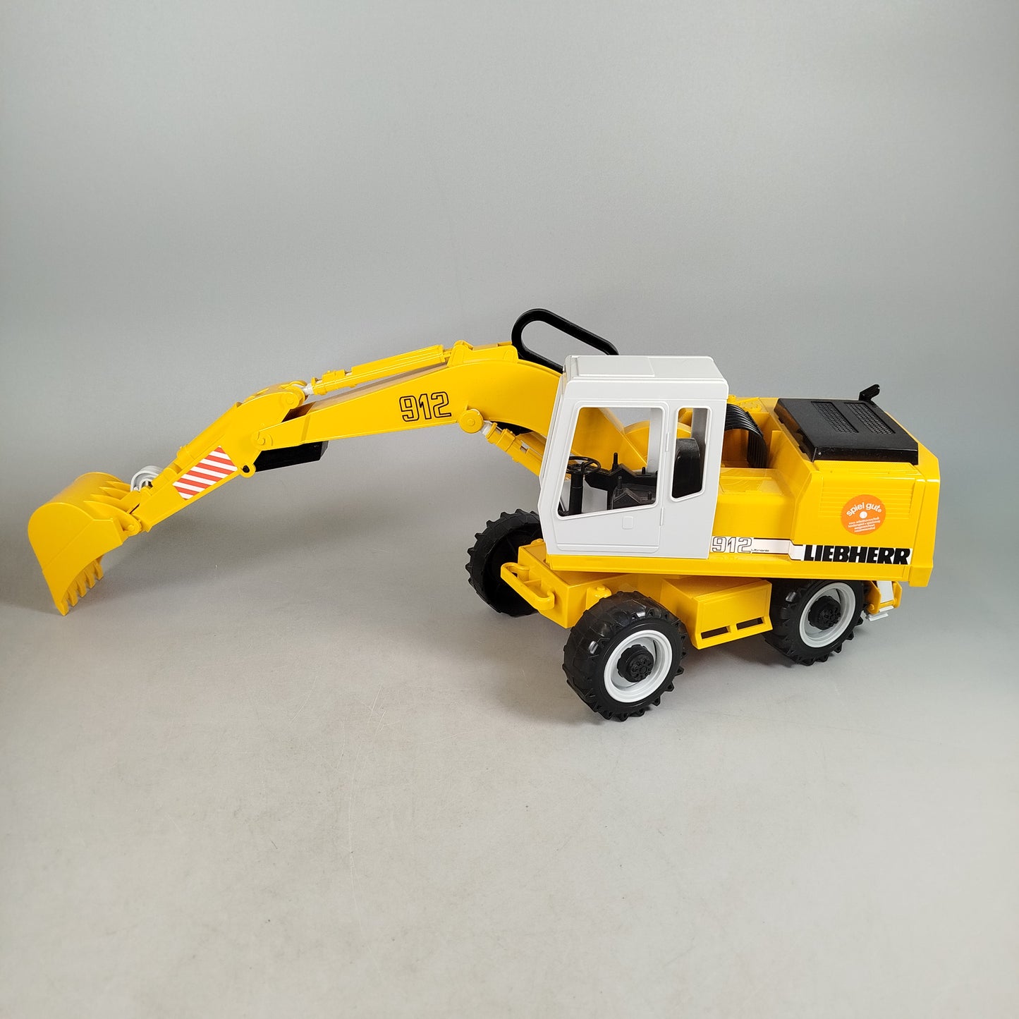 Bruder Bundle MAN TGA Liebherr 912 2er Kipper & Bagger, gebraucht, ab 3 Jahre 