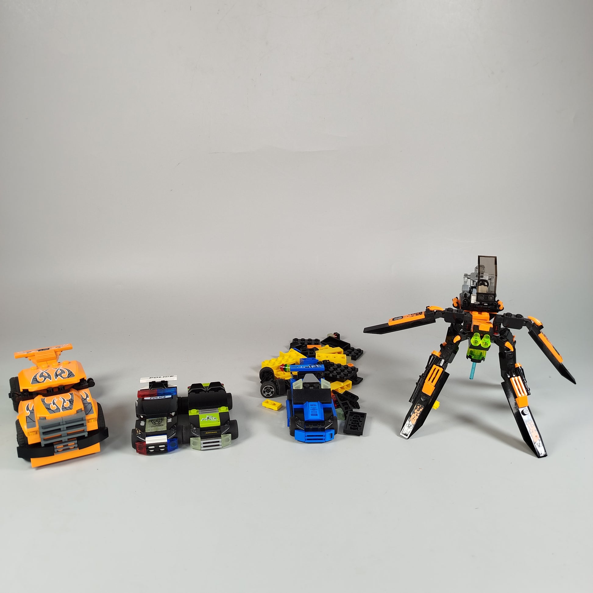 Lego Fahrzeug- und Roboter-Set - 4 Modelle, teilweise unvollständig Fahrzeug- un