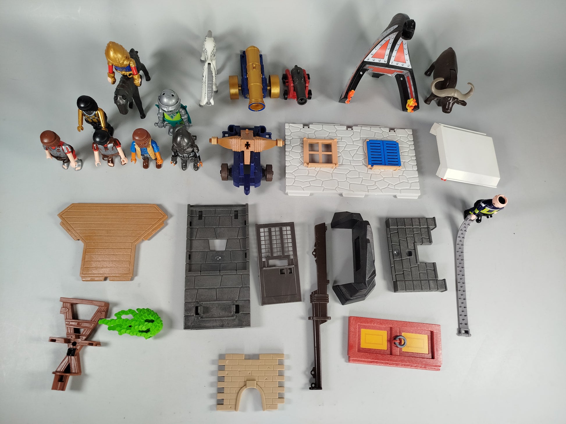 PLAYMOBIL Playmobil Konvolut – Figuren, Fahrzeuge & Gebäude (2,4 kg)