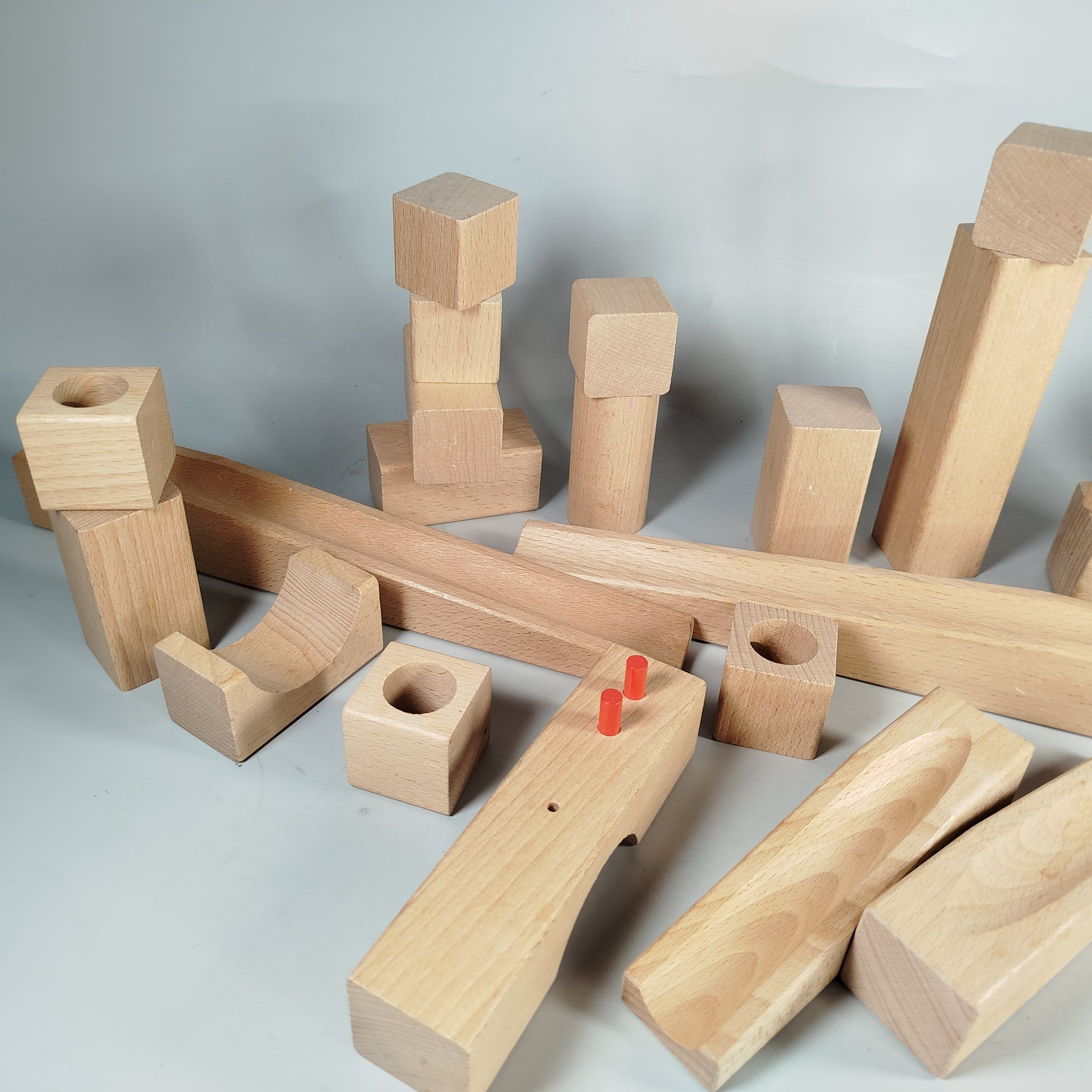 HABA Holzbausteine-Set mit Kugelbahn-Elementen