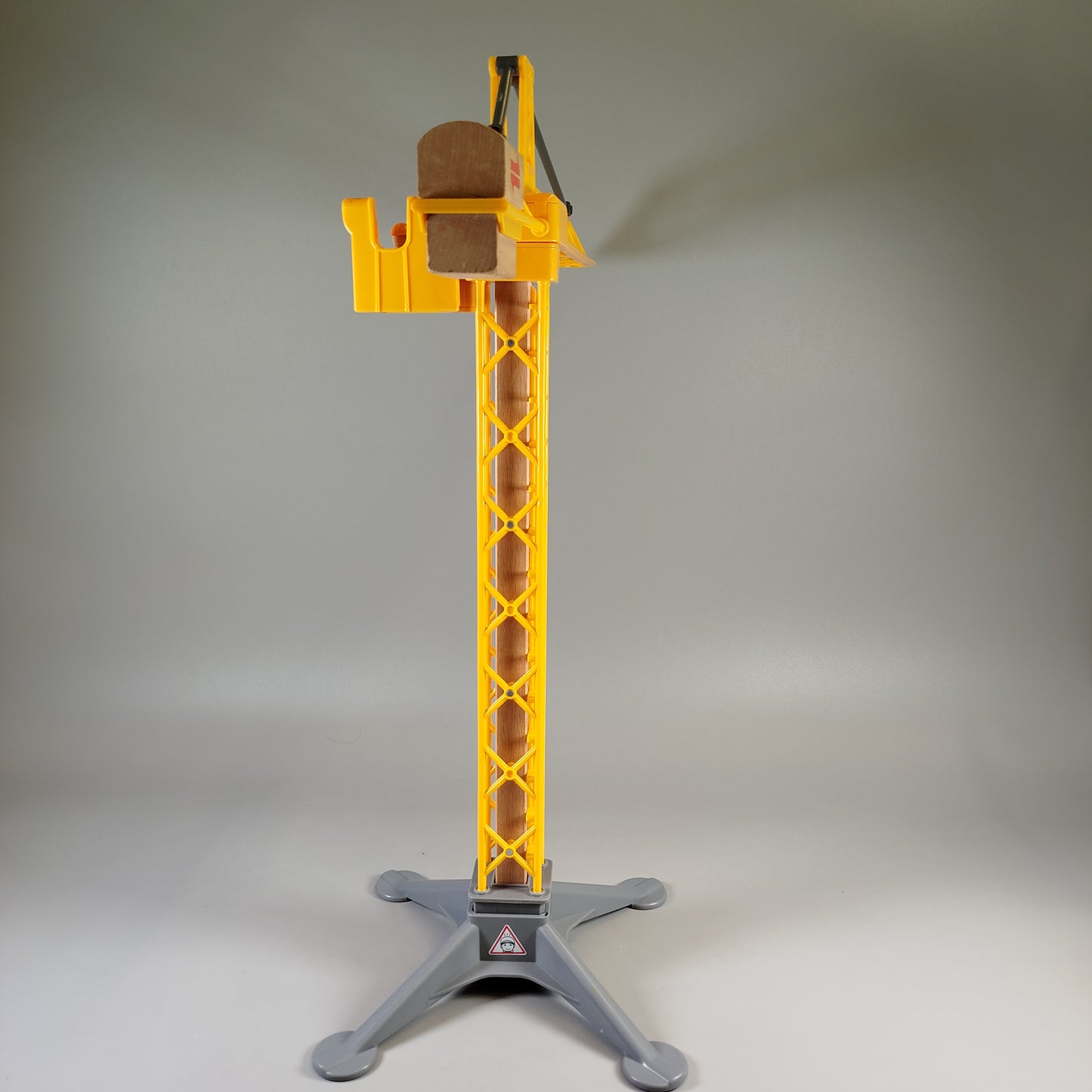 BRIO Baukran mit Bauarbeiterfigur, Spielzeugkran Set