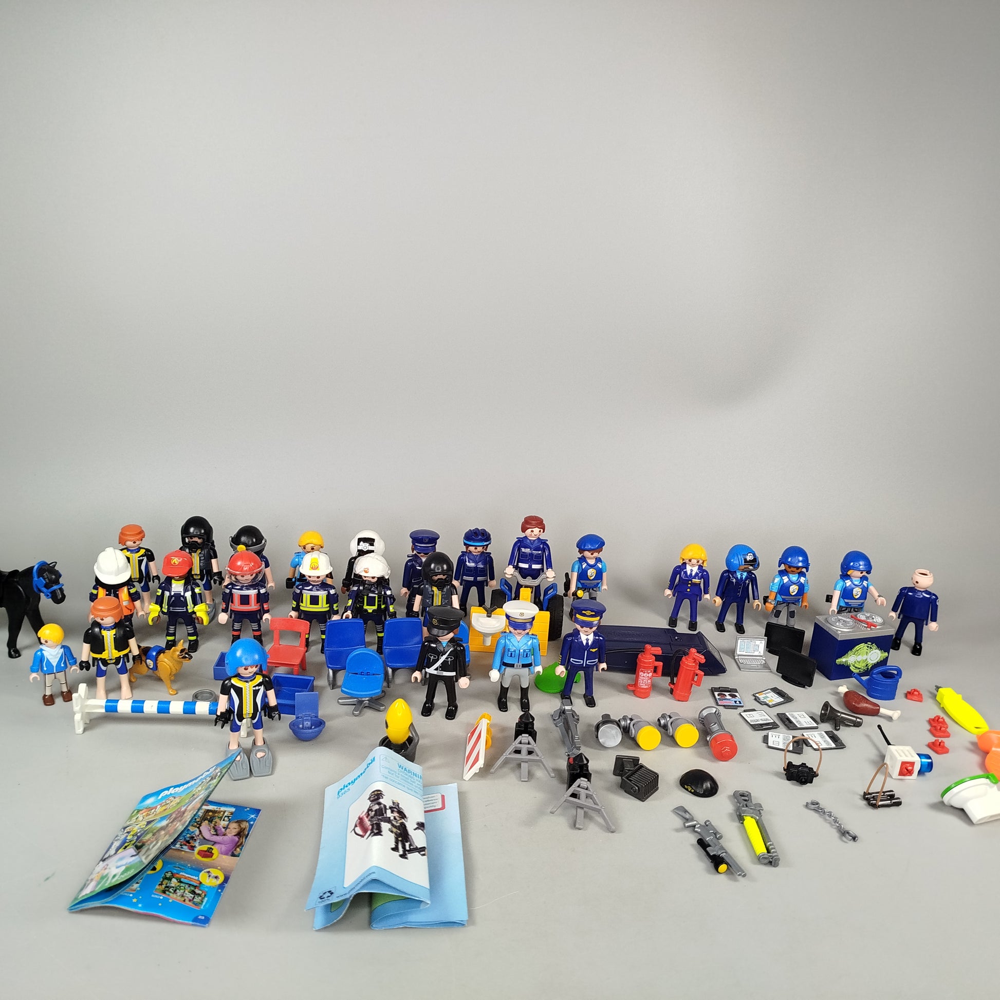 Playmobil Polizei Figuren, Zubehör & Teile einer Polizeistation, großes Set