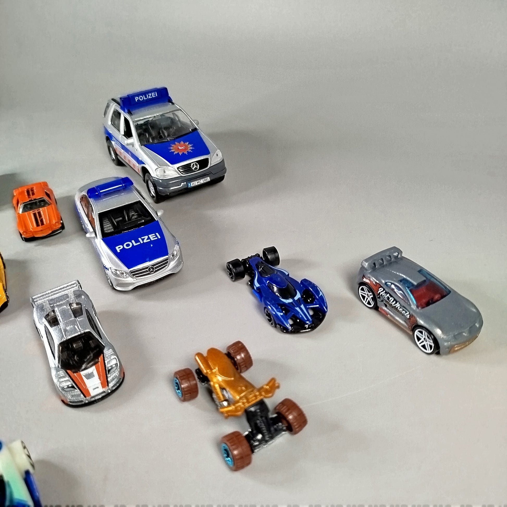 Die-Cast Spielzeugautos Set - 13 verschiedene Modelle