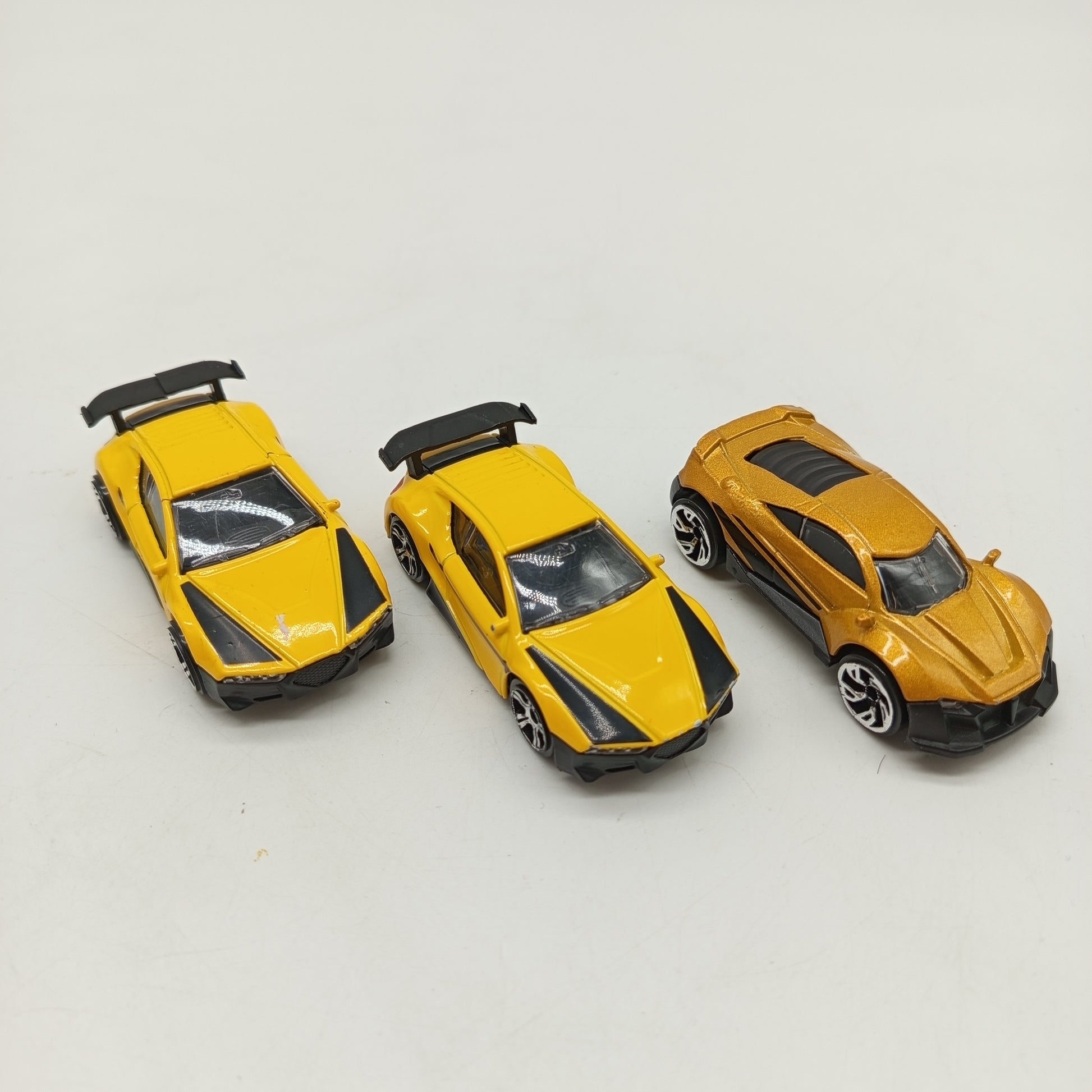 Fahrzeug Set von 11 – Autos, Betonmischer, Militärfahrzeug & Hubschrauber