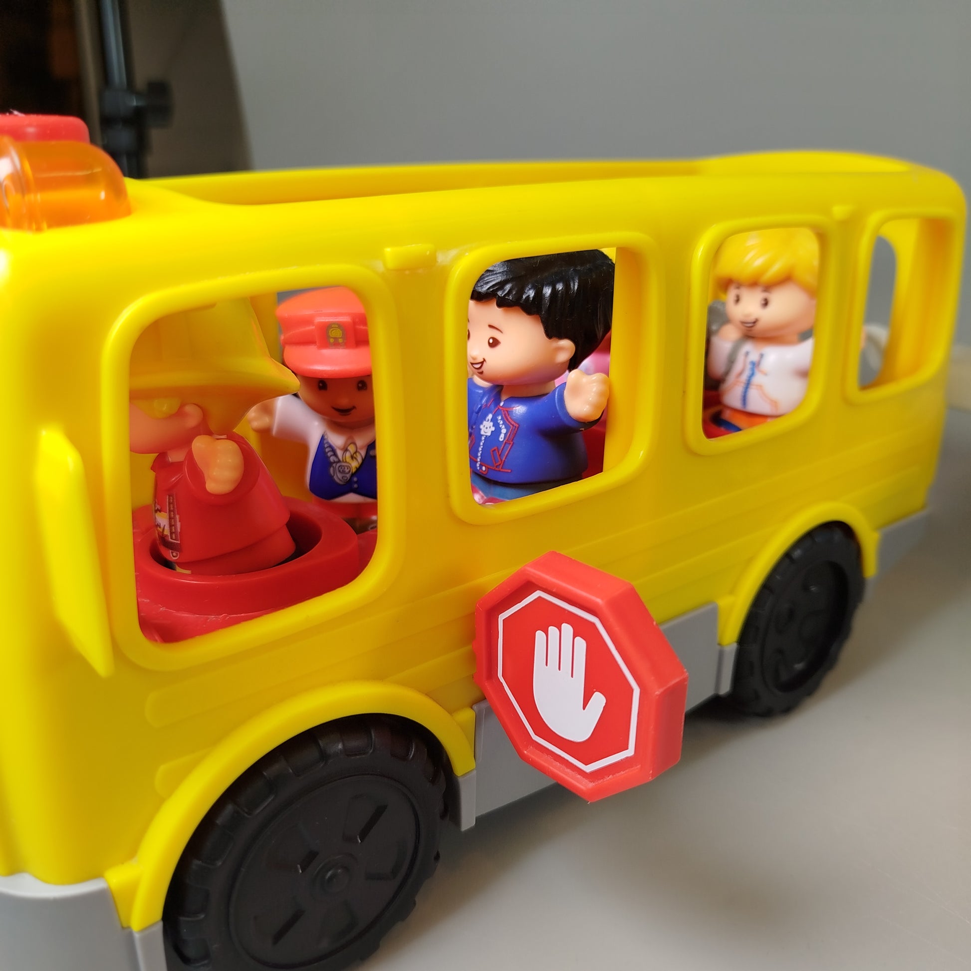 Fisher-Price Little People Fahrzeugset – Set von Spielfahrzeugen