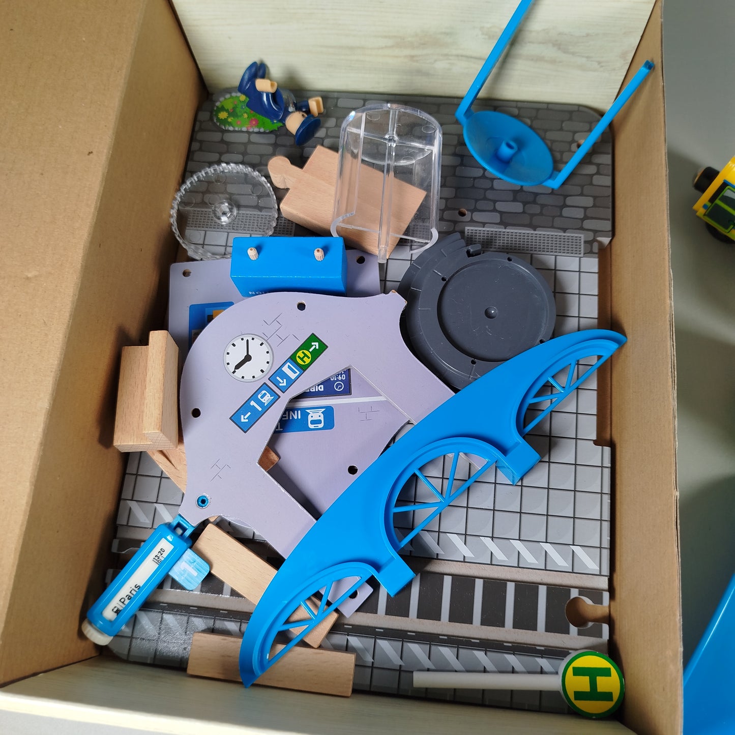 Playtive Eisenbahn Bahnhof Spielset