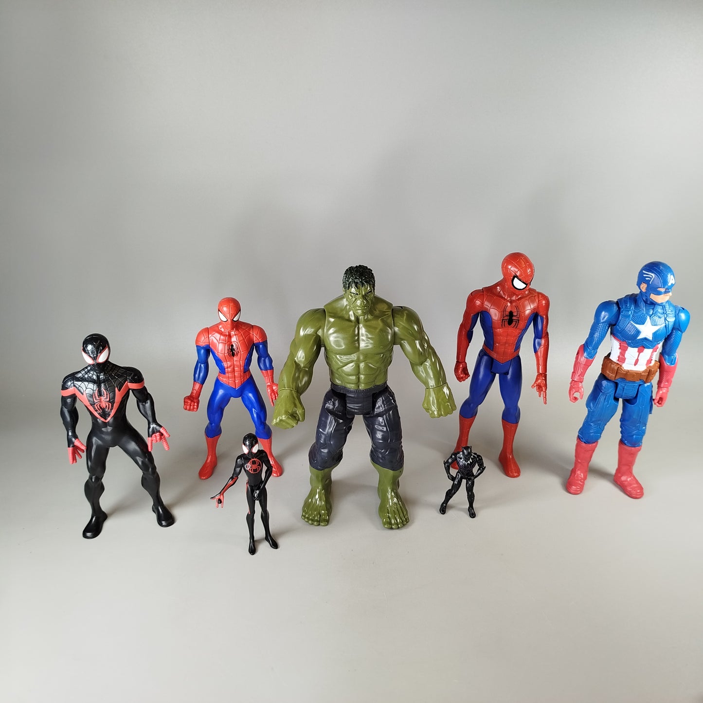 Hasbro Marvel Actionfiguren Set von 7 – Spider-Man, Hulk
