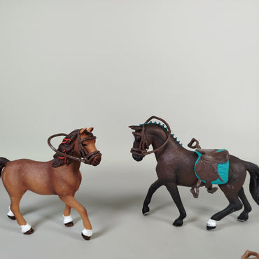 Schleich Pferde und Zubehör Set von 2, wie neu