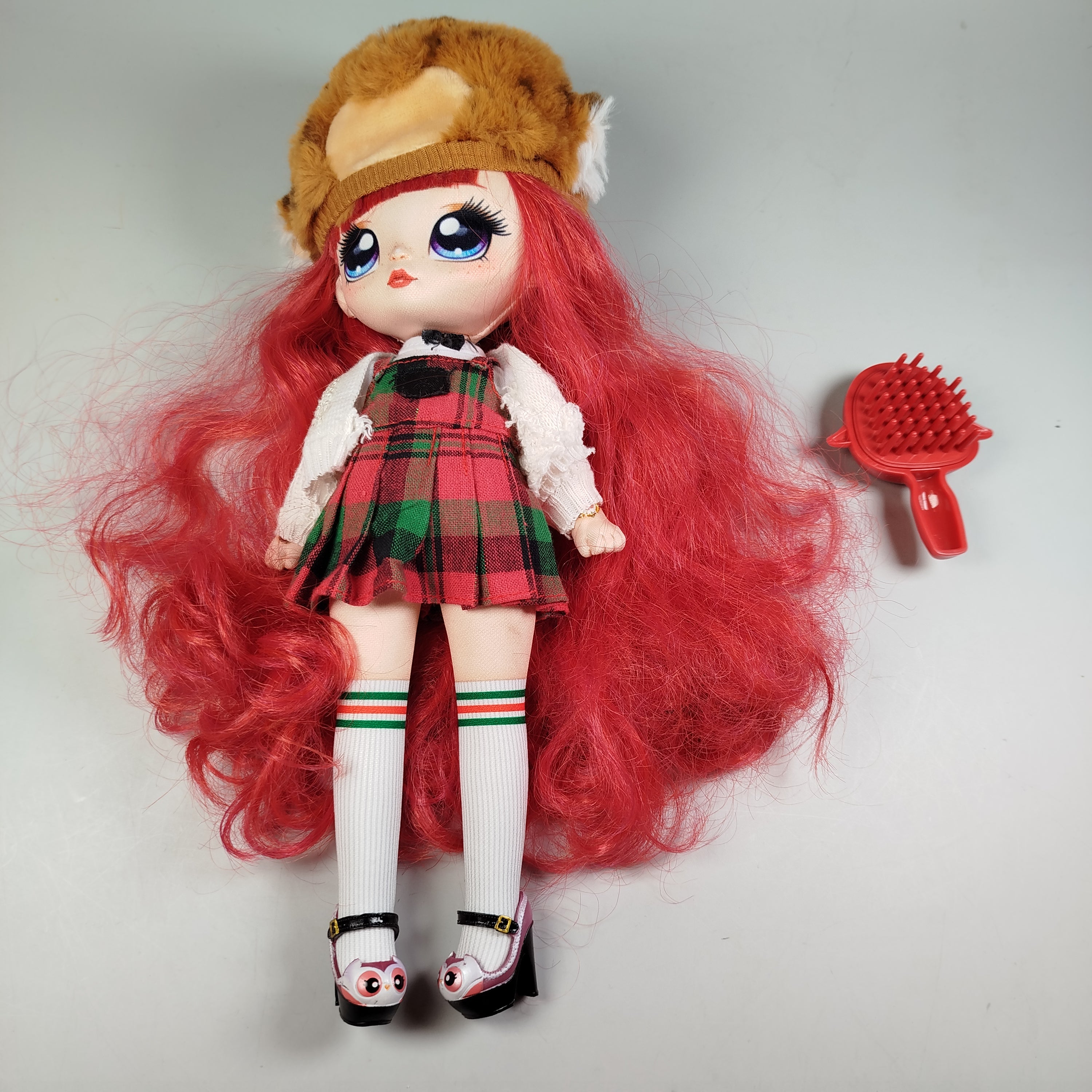 Na Na Na Surprise Modepuppe mit rotem Haar und Zubehör