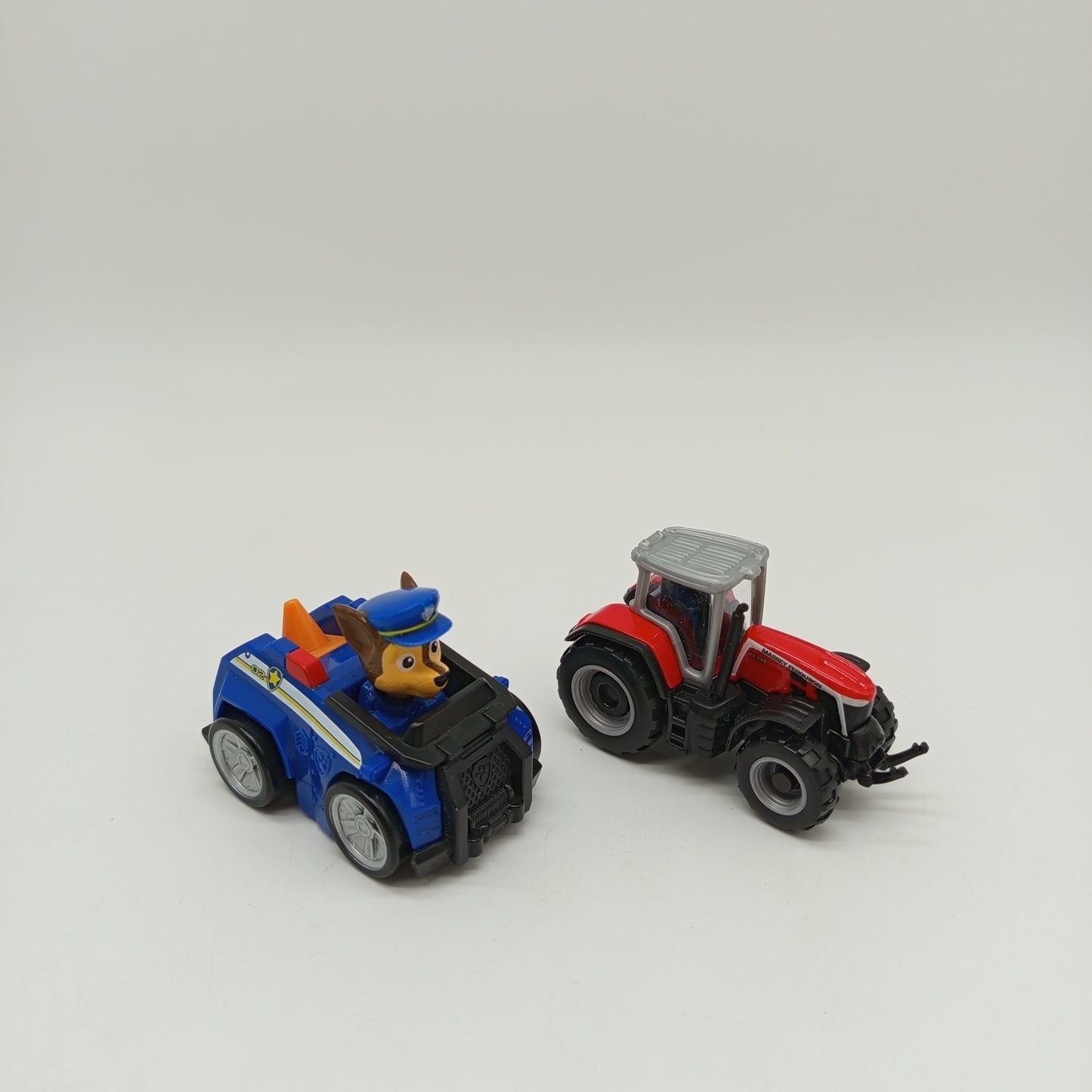 Spielzeugauto Set von 13 Fahrzeugen – Autos, Trucks & Einsatzwagen