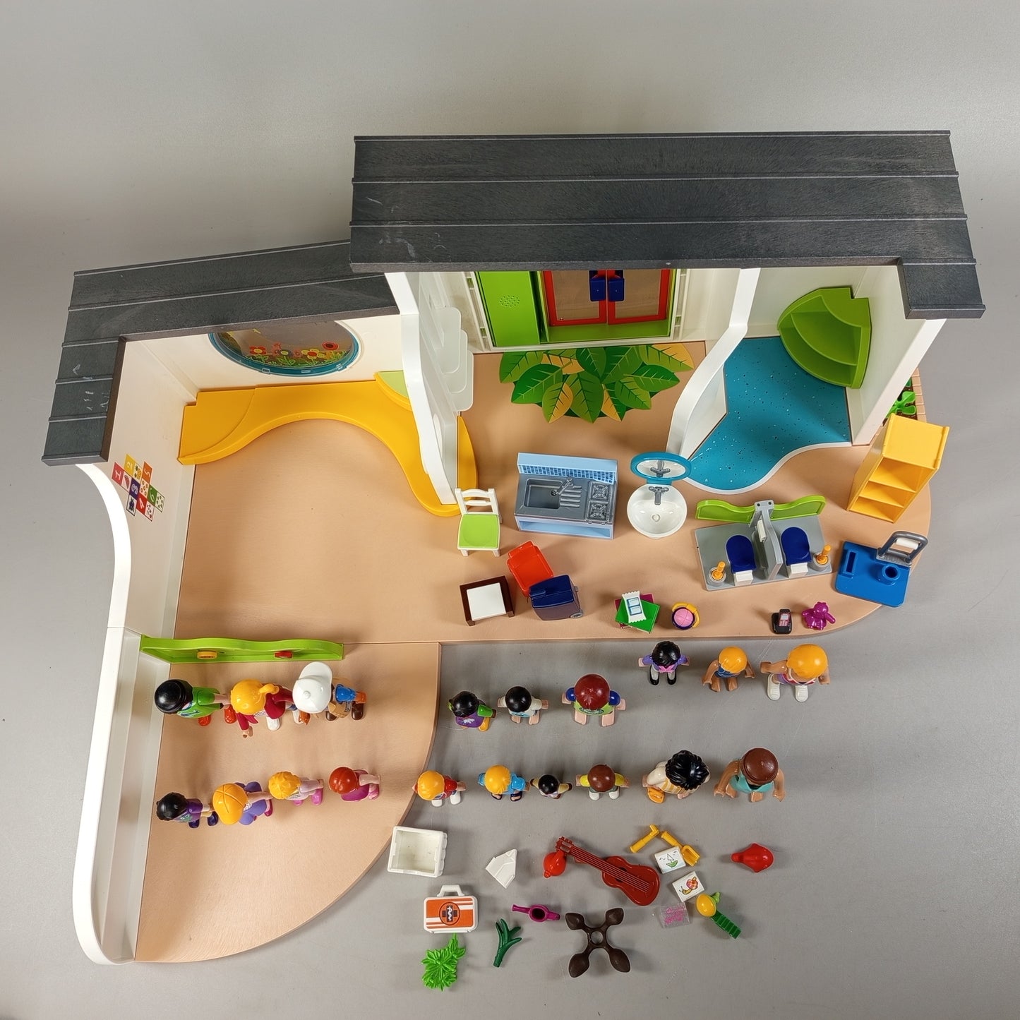 Playmobil Kindertagesstätte – mit Figuren & Zubehör, Set