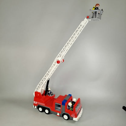 Playmobil Feuerwehrfahrzeug mit Leiter – Set von 4 Figuren