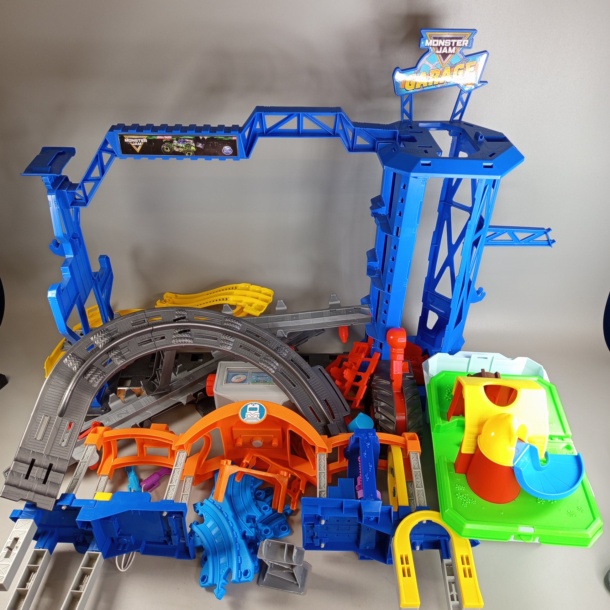 Monster Jam Garage 🚙💨 Spielset, gebraucht, ab 6 7 8 Jahre | ✅ geprüft 