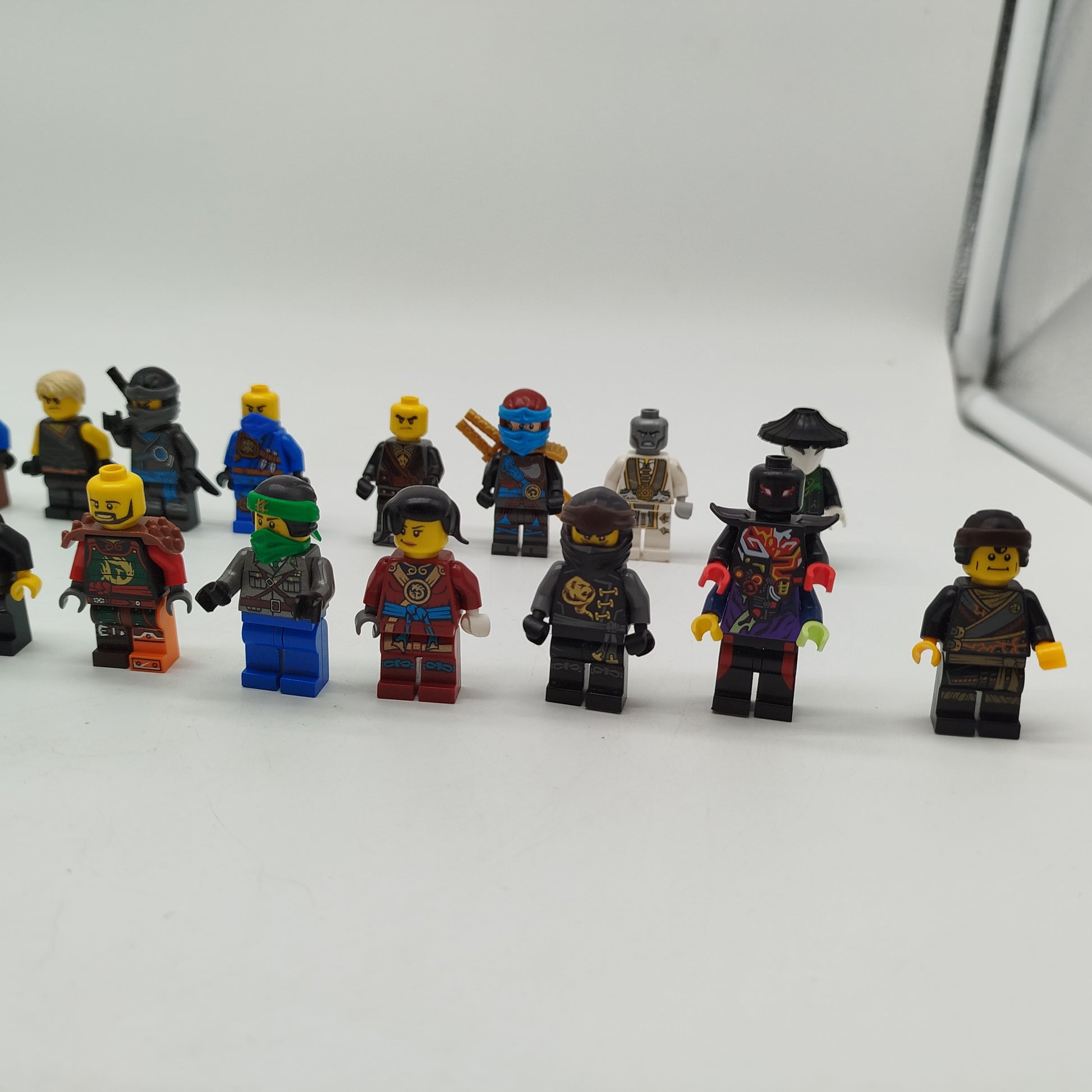 LEGO 23 Minifiguren - teilweise Ninjago Set 