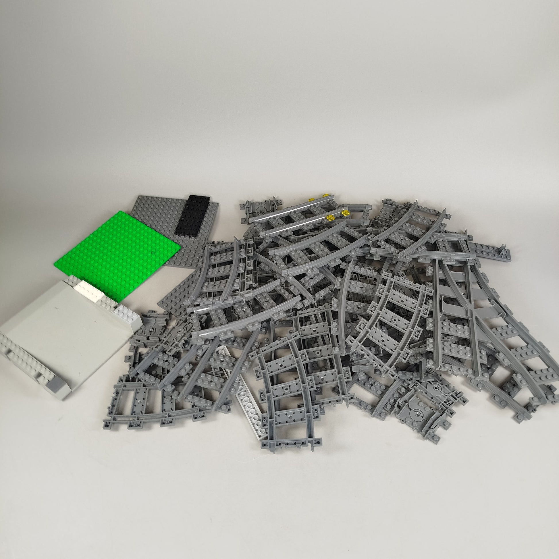 LEGO Eisenbahn Schienen & Zubehör Konvolut ca. 2 kg