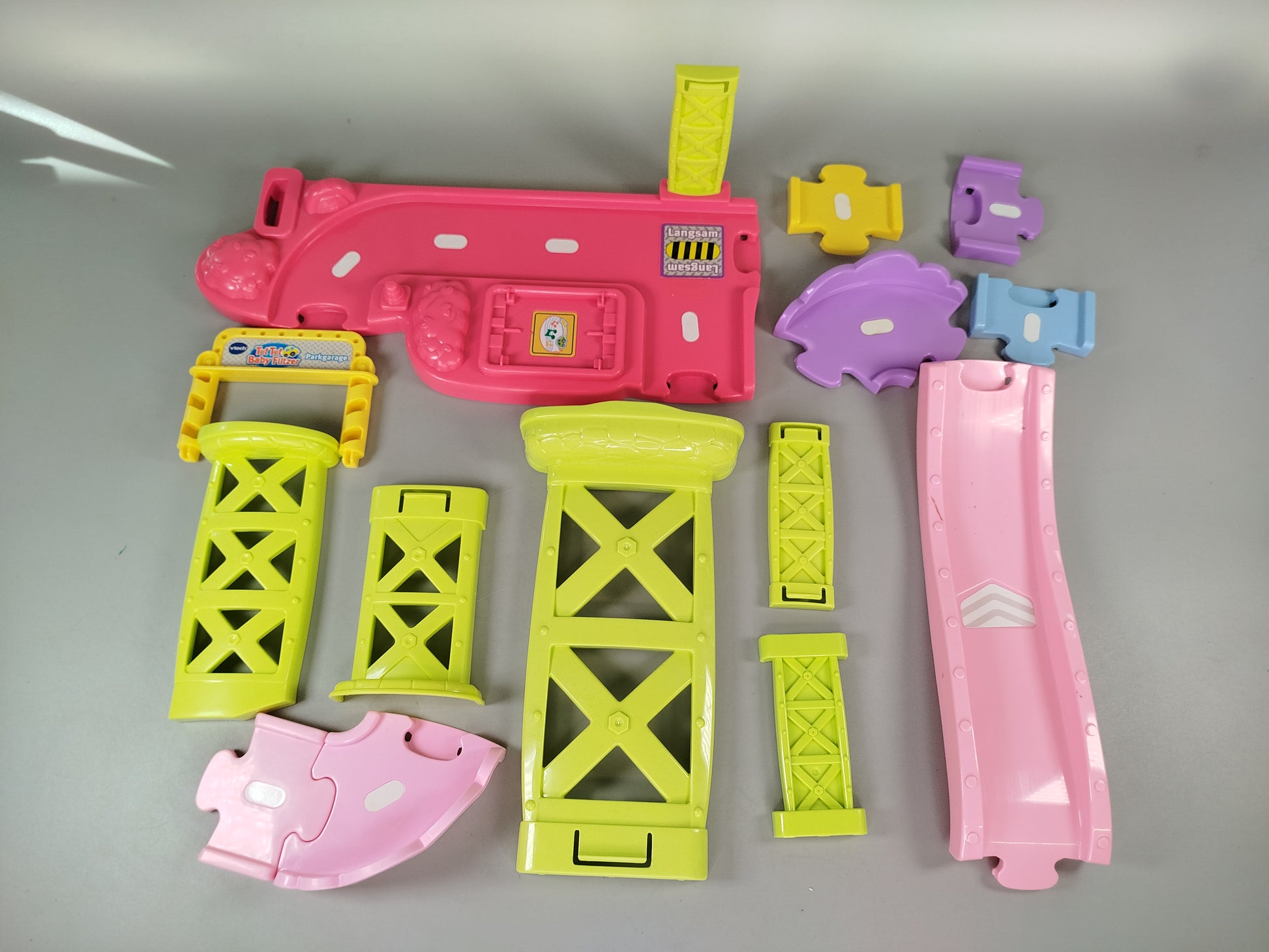 VTech Tut Tut Baby Flitzer Parkgarage Spielset mit 9 Autos