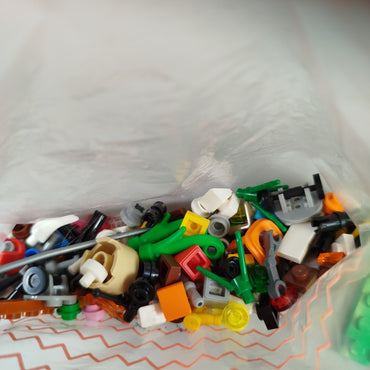 LEGO Konvolut Bausteine und 2 grüne Platten