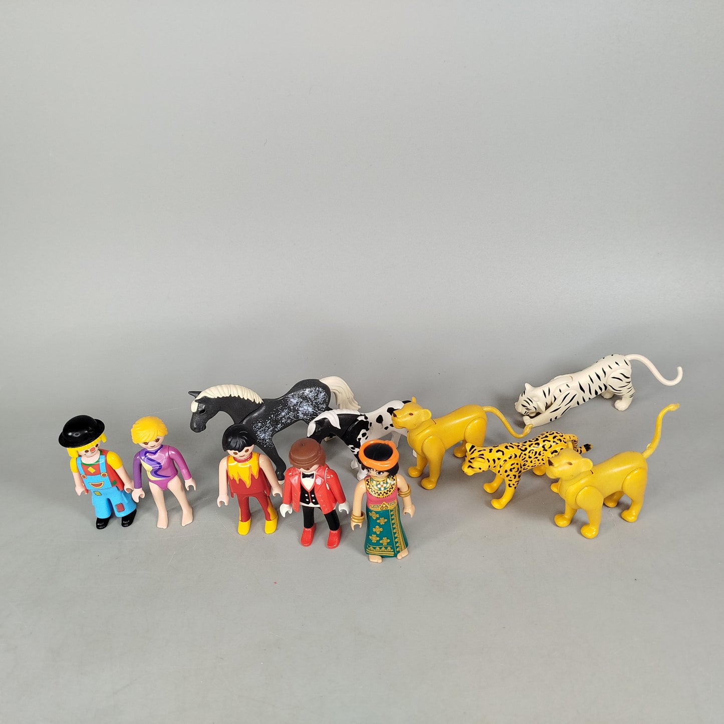 Playmobil Bundle von 13 Figuren & Tiere