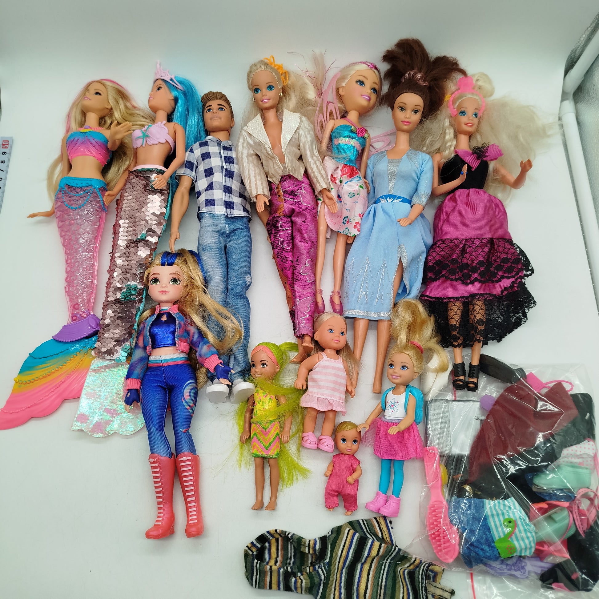 Mattel Bundle Barbie Set von 12 Puppen, gebraucht, ab 3 4 5 Jahre | ✅ geprüft 