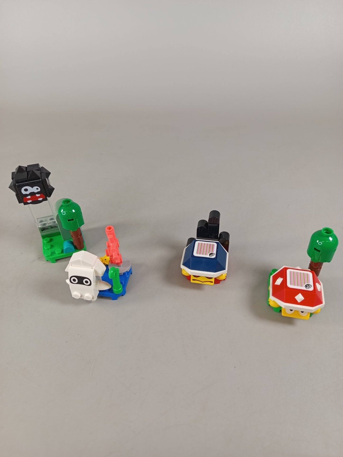 LEGO Bundle Charaktere 4x Figuren