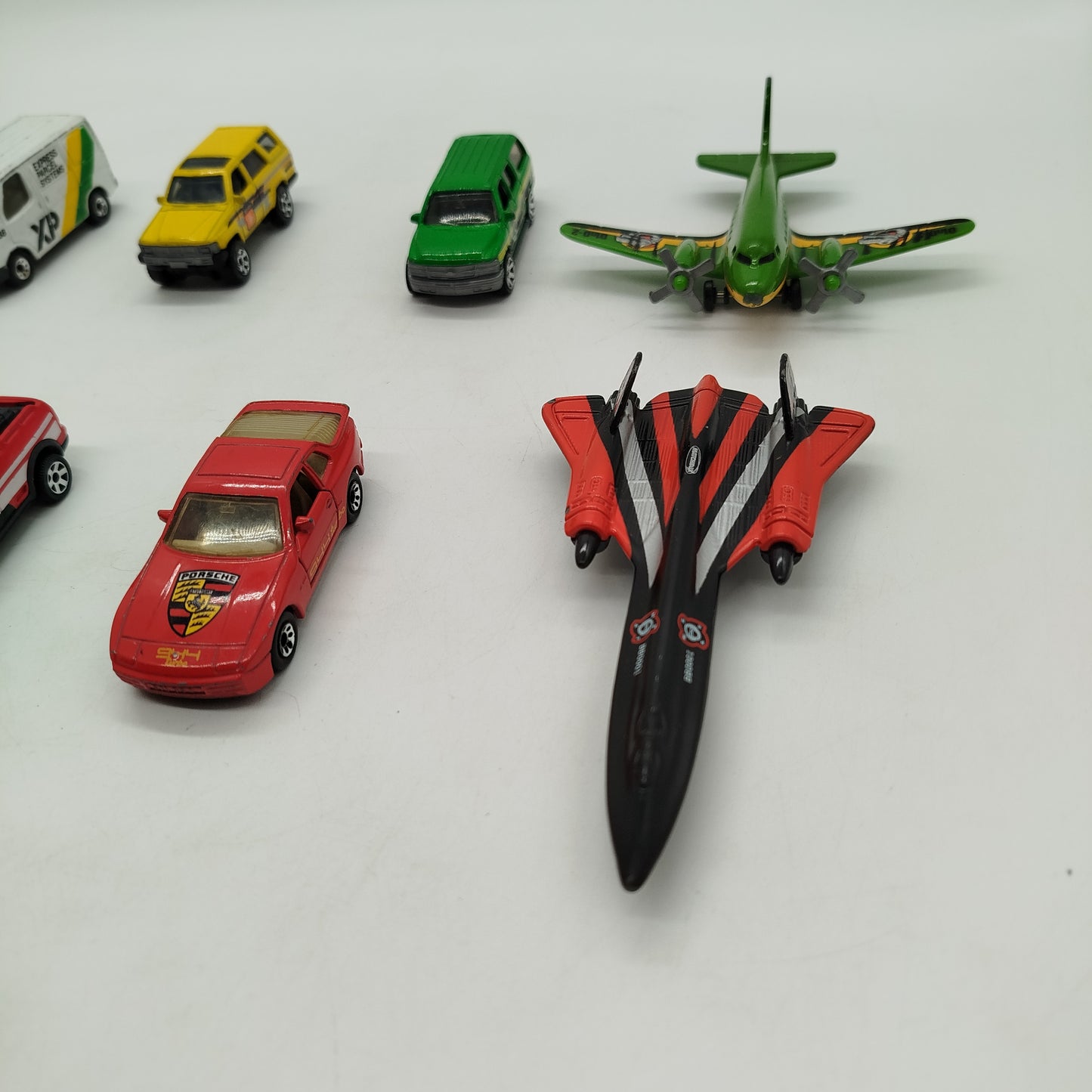 Bundle Matchbox Set von 12 Fahrzeugen & Flugzeugen, gebraucht, ab 6 Jahre 