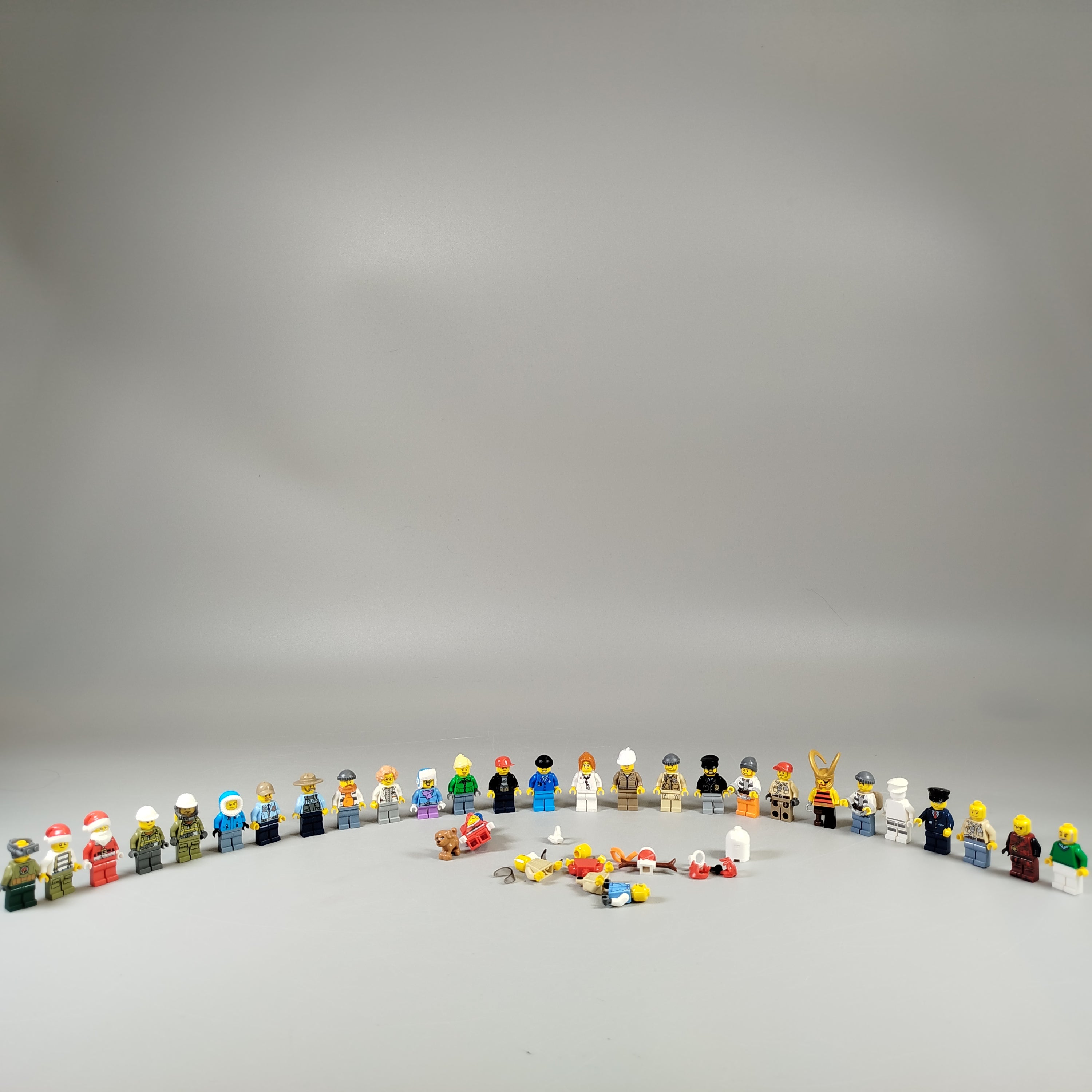 Minifiguren Set von 25+ – kompatibel mit LEGO, diverse Themen