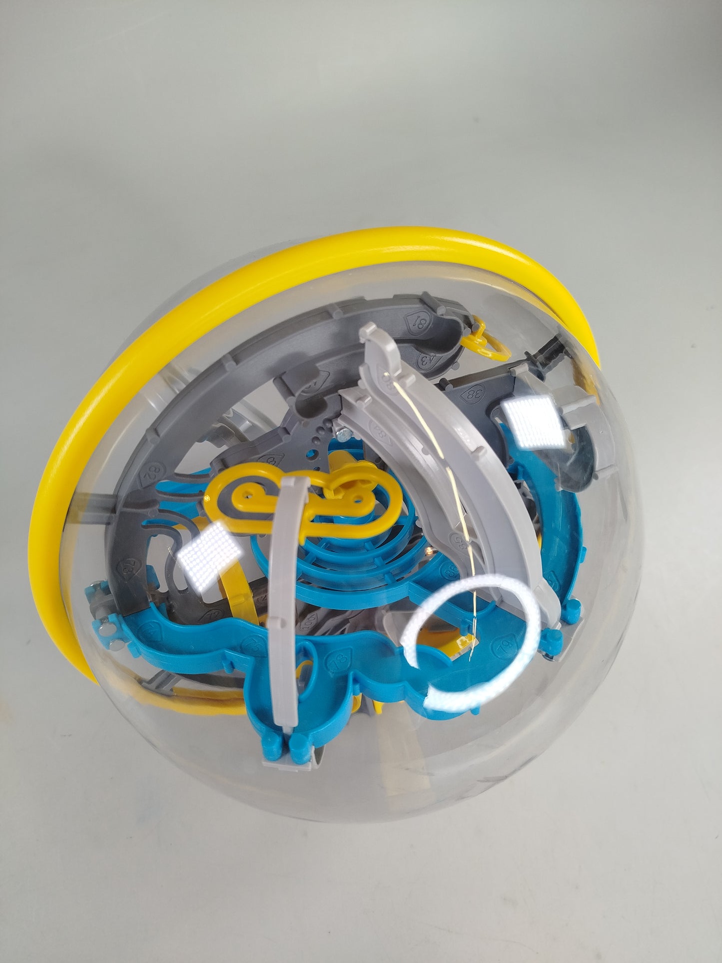 Spin Master Geschicklichkeitsspiel – "Kugellabyrinth" Perlexus