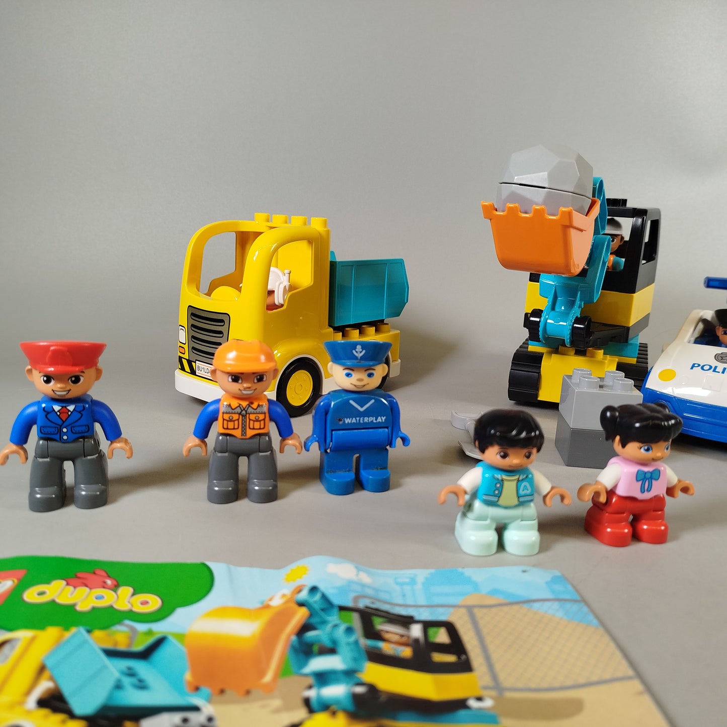 LEGO DUPLO Set 10931 mit 2 weiteren Fahrzeugen & Figuren