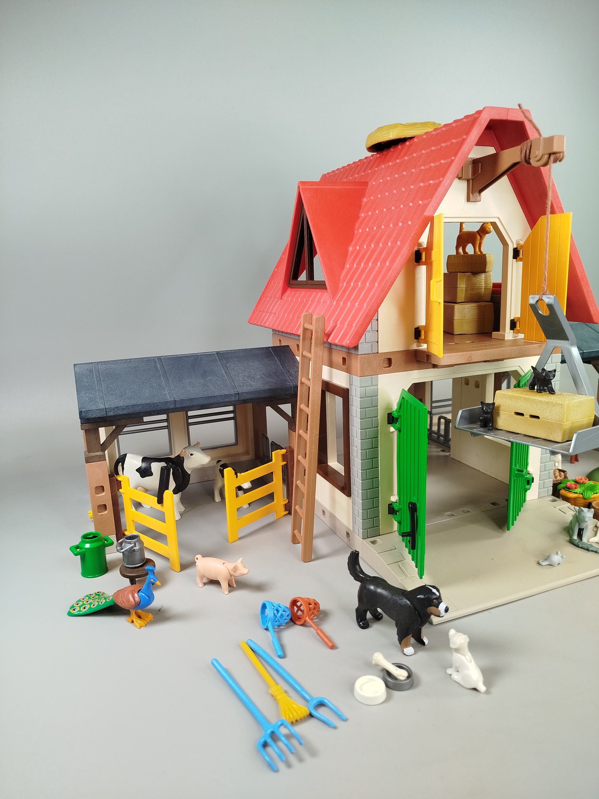 Playmobil Bauernhof 4490 mit Stall und Figuren, Tieren, Zubehör 