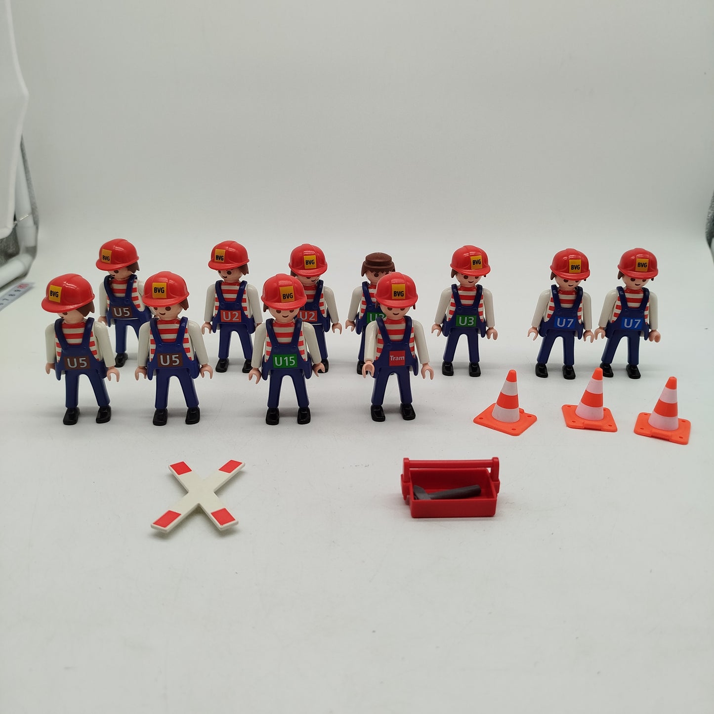 Playmobil BVG Figuren-Set – 11 Figuren mit Zubehör