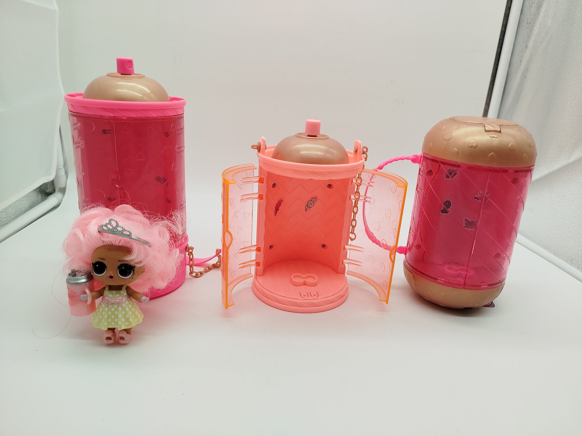 11 L.O.L. Surprise Puppen mit Accessoires