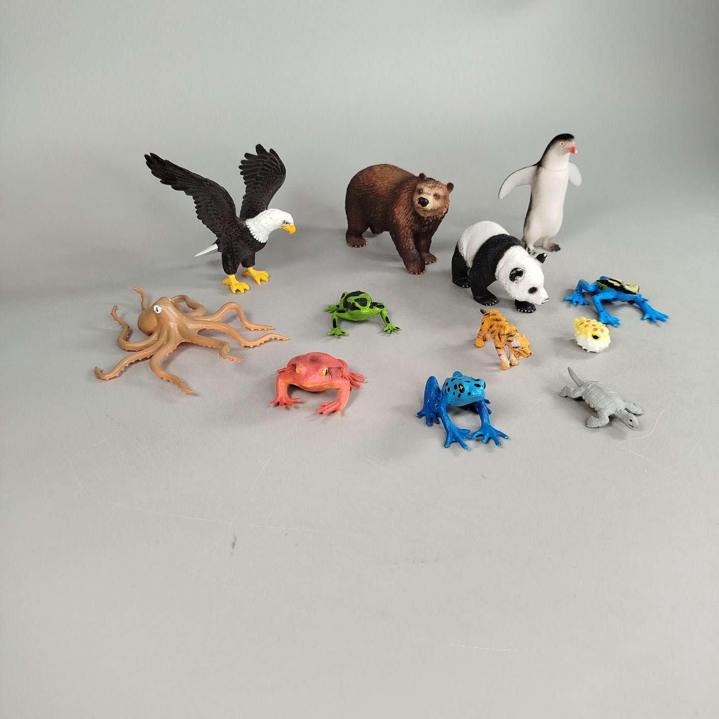 Tierfiguren Set von 12 – Wildtiere & Meeresbewohner, sehr gut