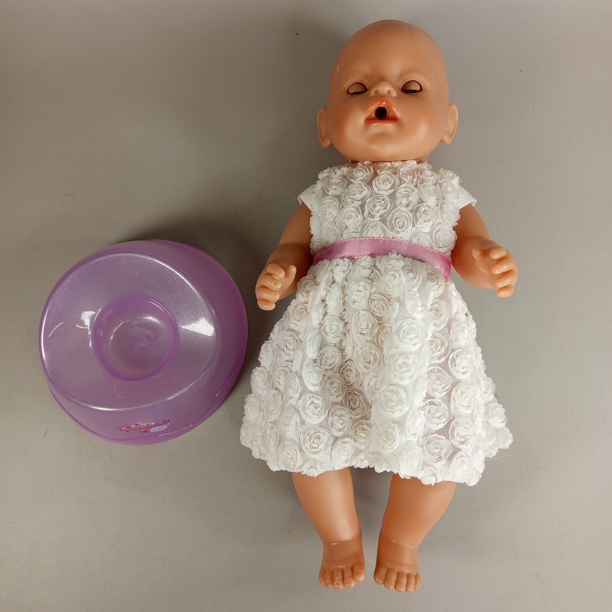 Zapf BABY born Puppe – mit Kleidung, Schuhen & Zubehör