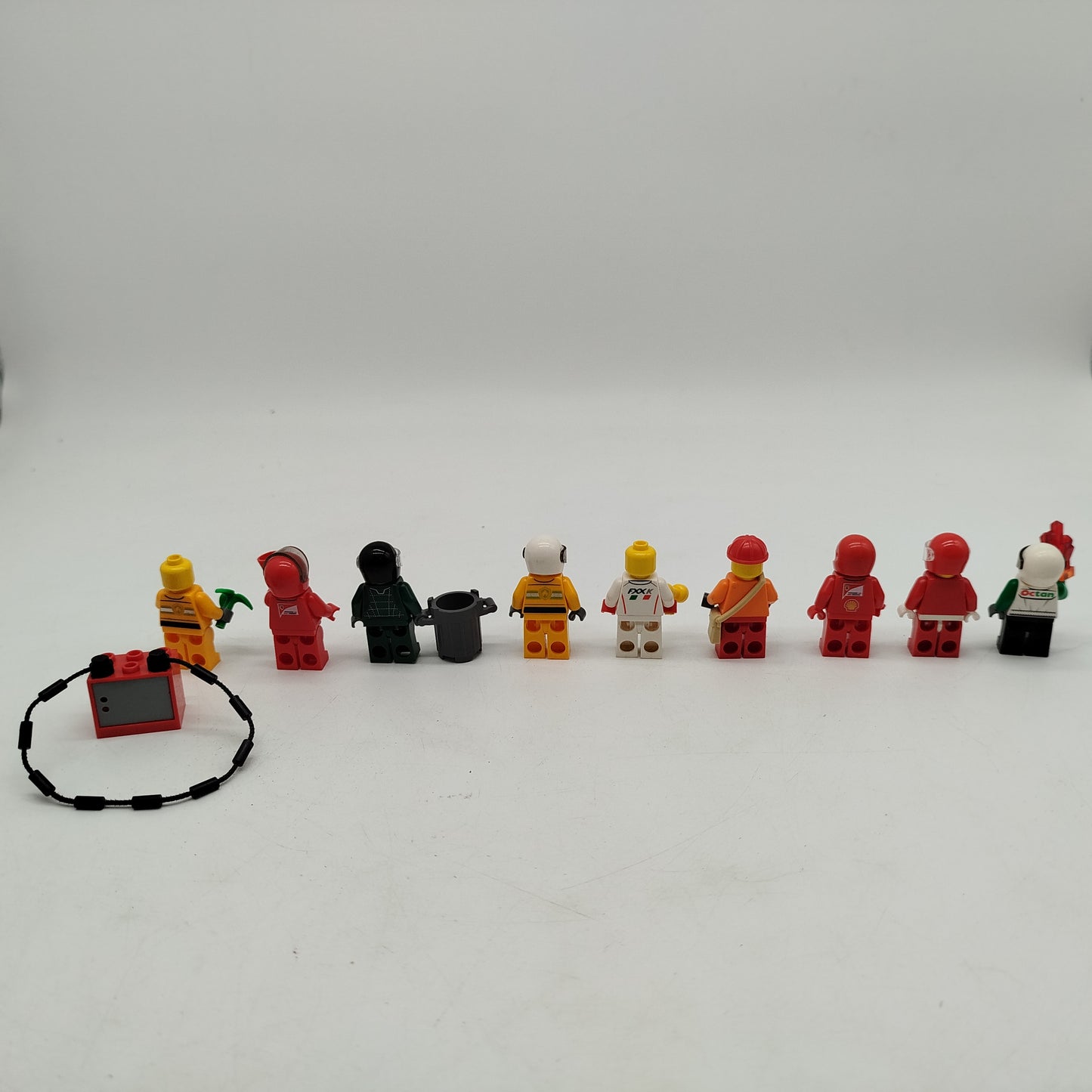 LEGO Minifiguren Set mit 9 Rennfahrer & Zubehör