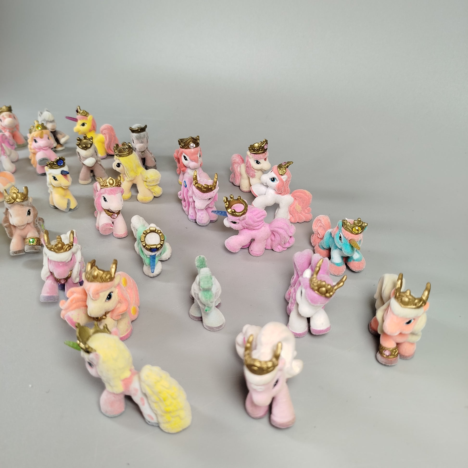 Fantasy Pony Figuren Set – Kronen, Einhörner, Flügel