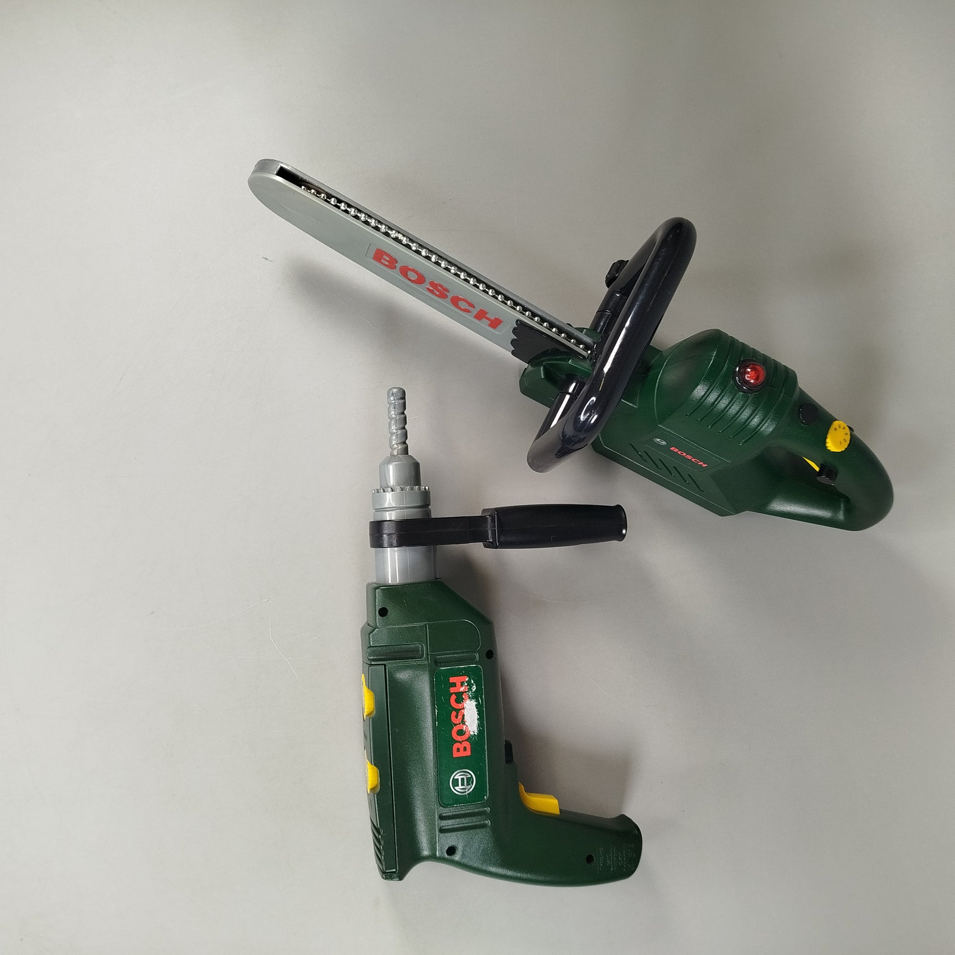 Bosch Werkzeug-Set – Motorsäge & Bohrmaschine Spielzeug Set