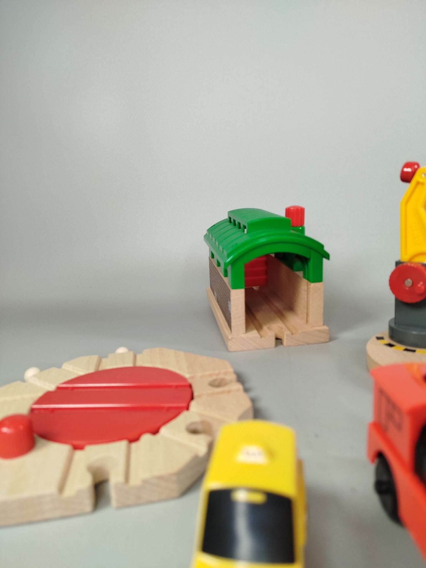 Holzeisenbahn Set – Züge, Schienen & Zubehör