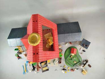 Playmobil Bauernhof 4490 mit Stall und Figuren, Tieren, Zubehör 