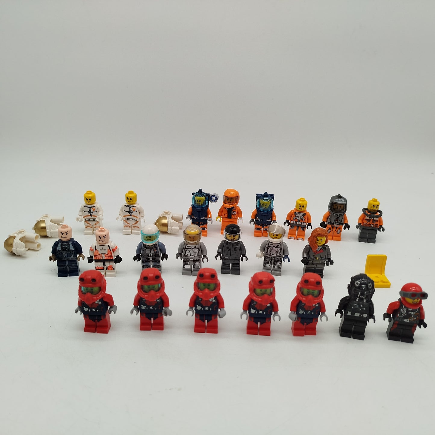 LEGO Minifiguren Set – Weltraum & Piloten, 22 Figuren