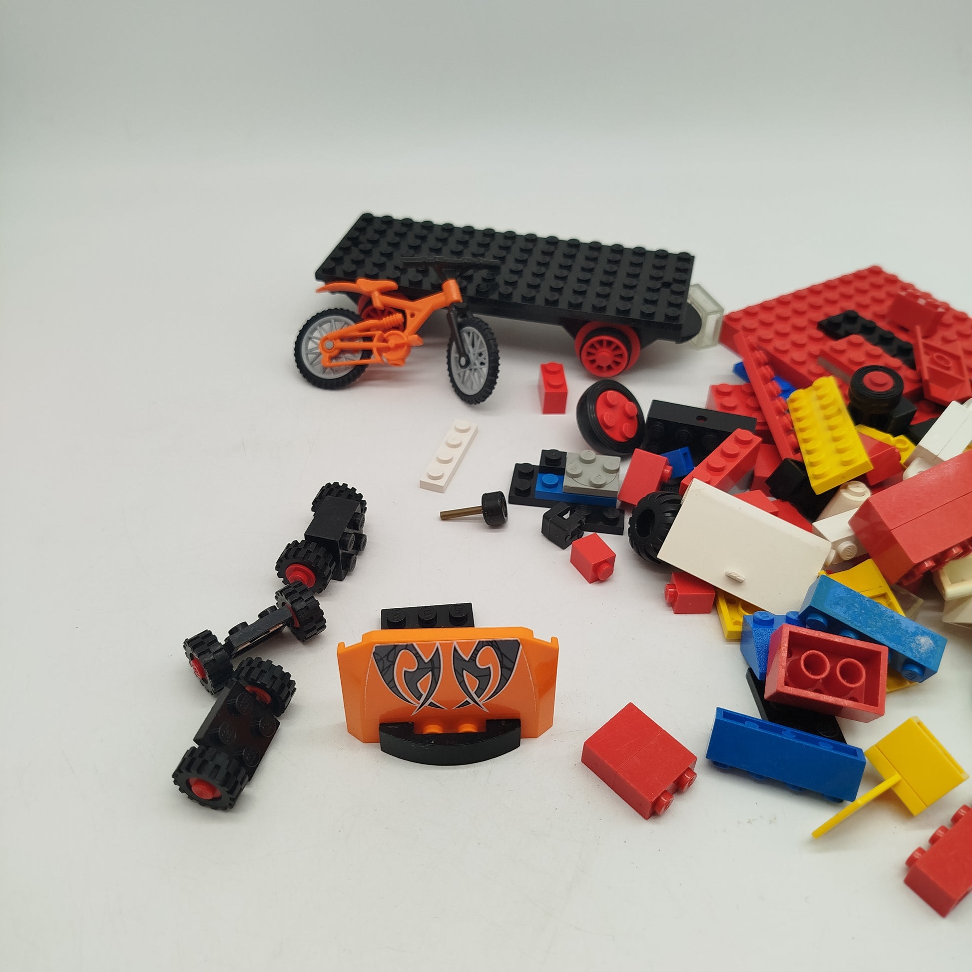 LEGO Konvolut ca. 1,8 kg – Bausteine & Teile