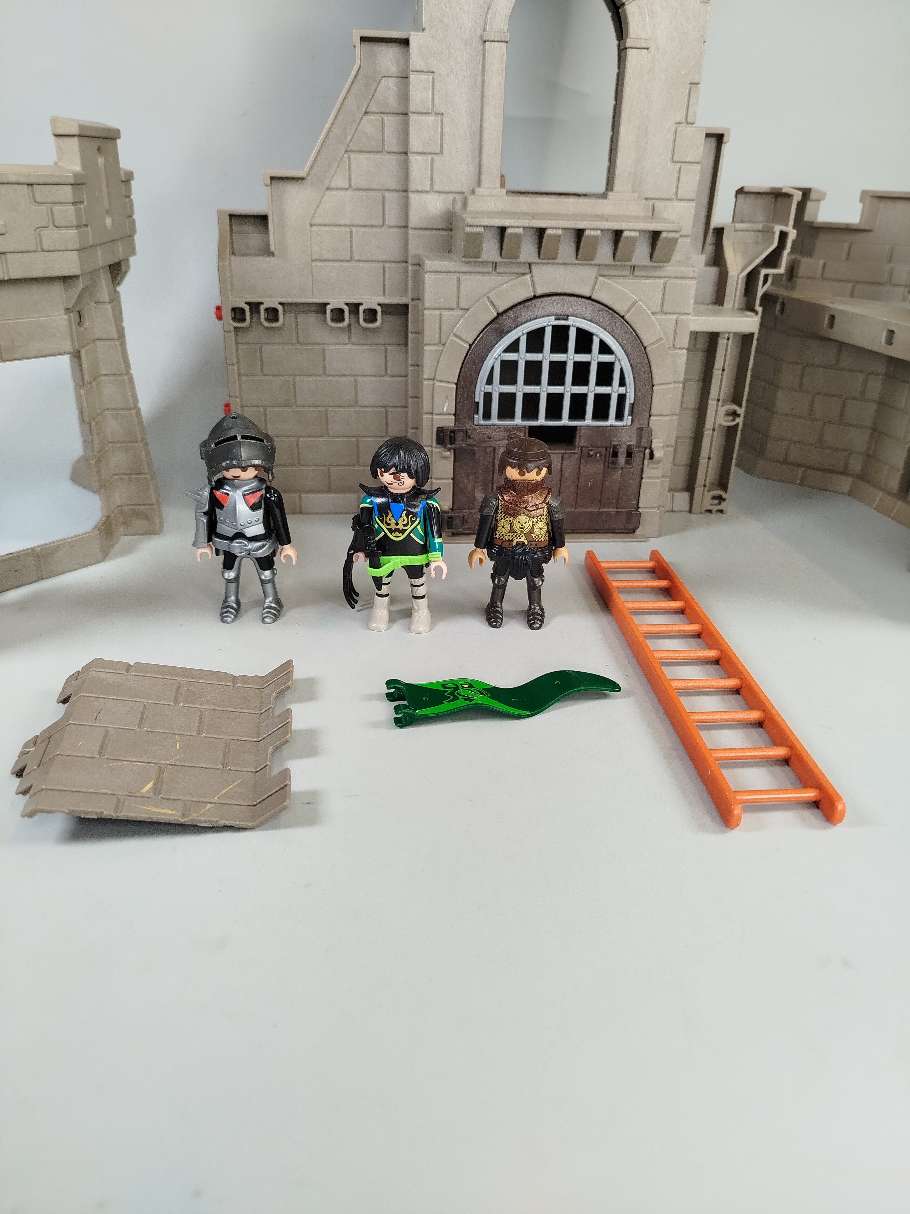Playmobil Ritterburg mit Figuren