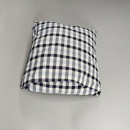 Steiff Kissen – blau kariert mit Teddybär-Stickerei