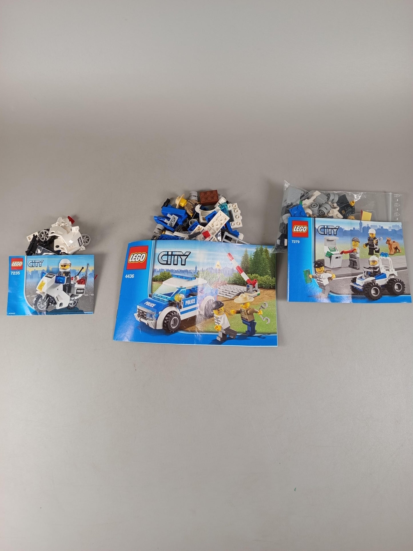 LEGO Bundle City 2x 7285 7235 Polizei Minifiguren