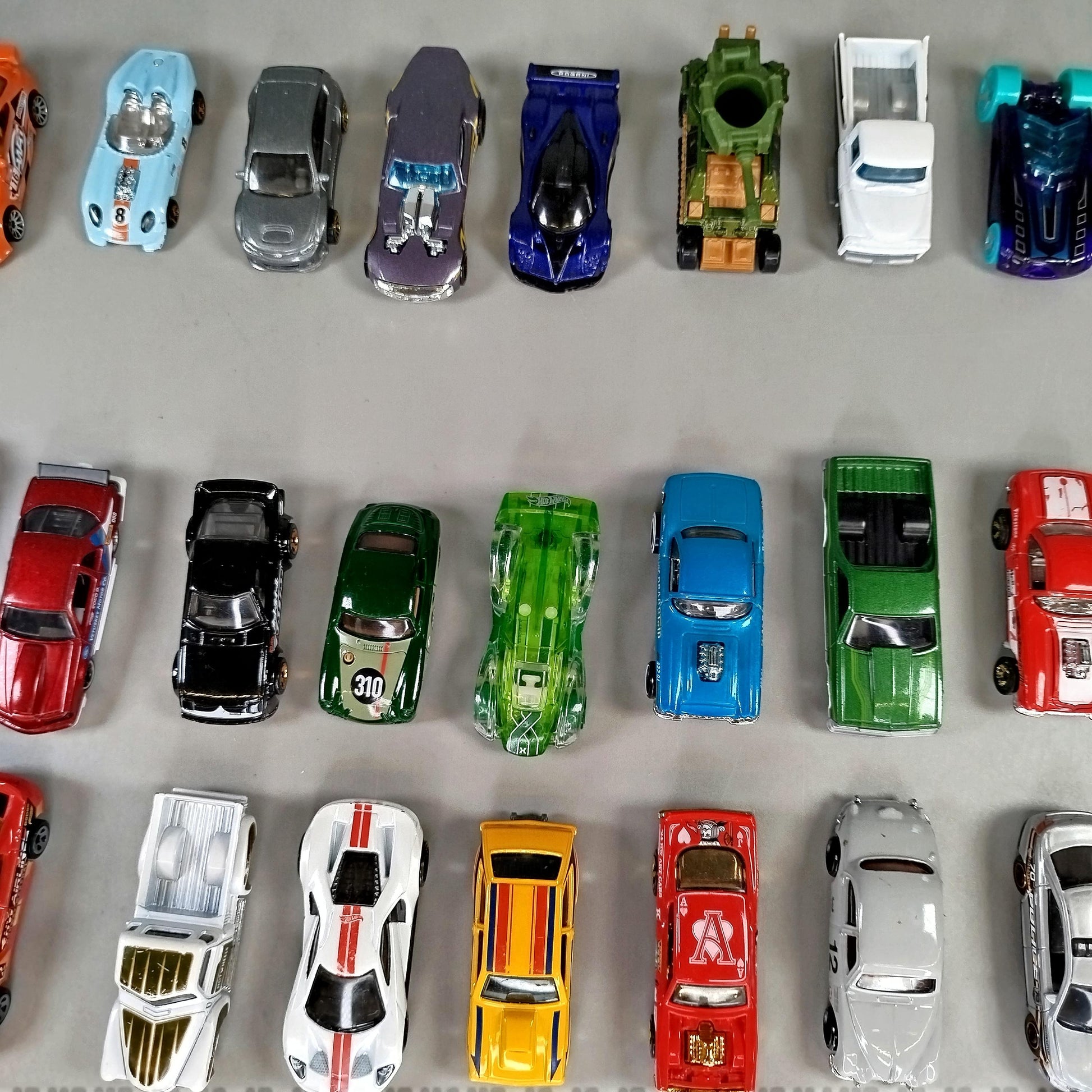 Mattel Miniaturautos – Set von 30, gut, ohne OVP