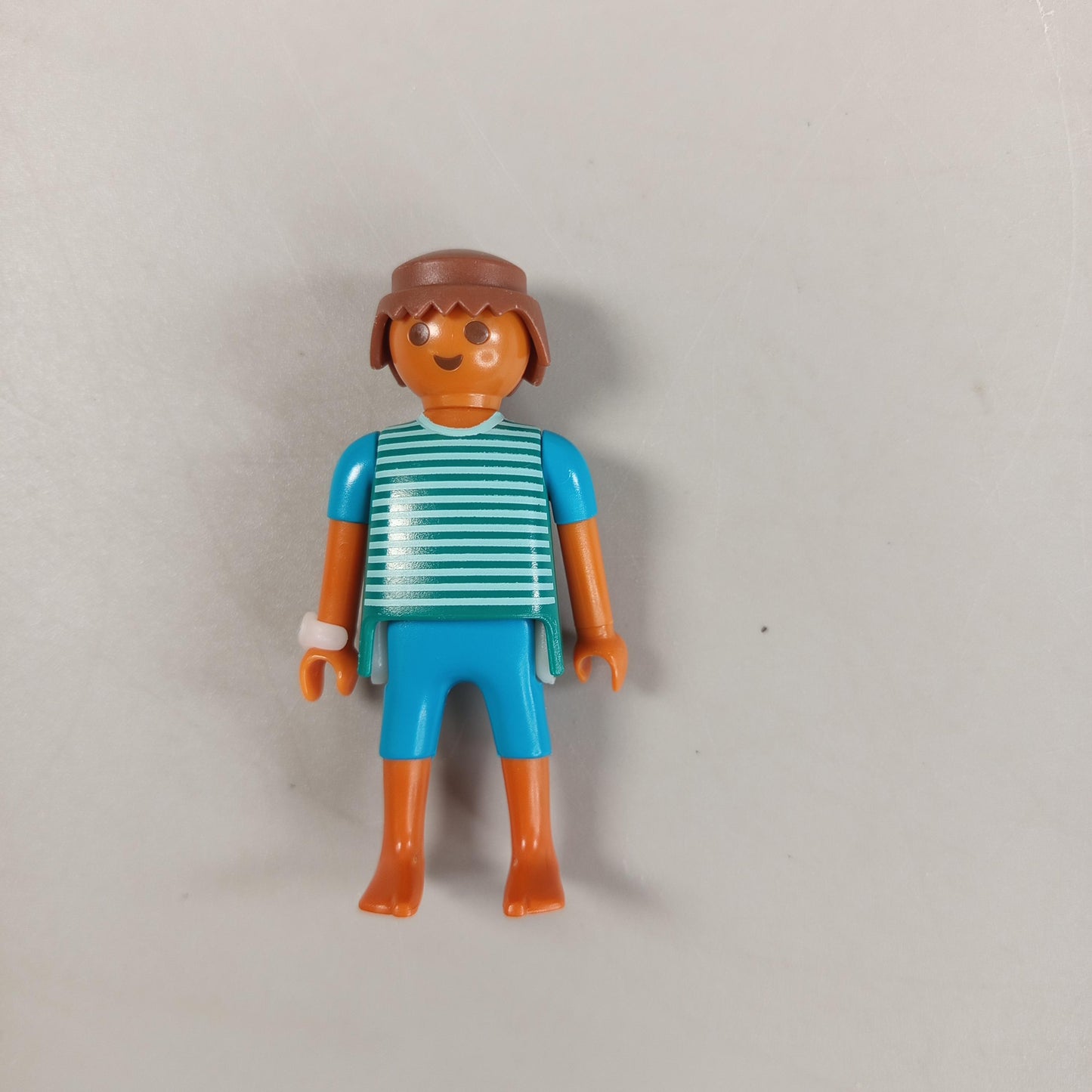 Playmobil Ferienhaus mit Pool & Rutsche – Playset mit Figur