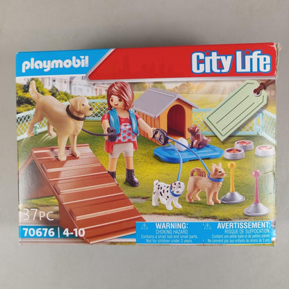 Playmobil Bundle City Life & Weihnachten 70616 9498 Set von 2 Figuren