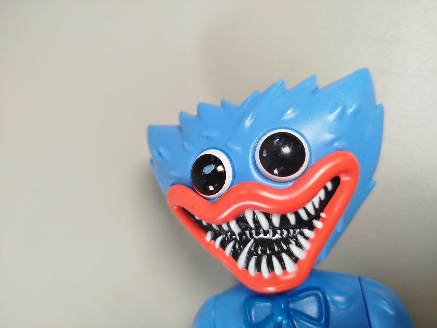 Huggy Wuggy Horrorfigur – bewegliche Spielfigur ca. 20 cm